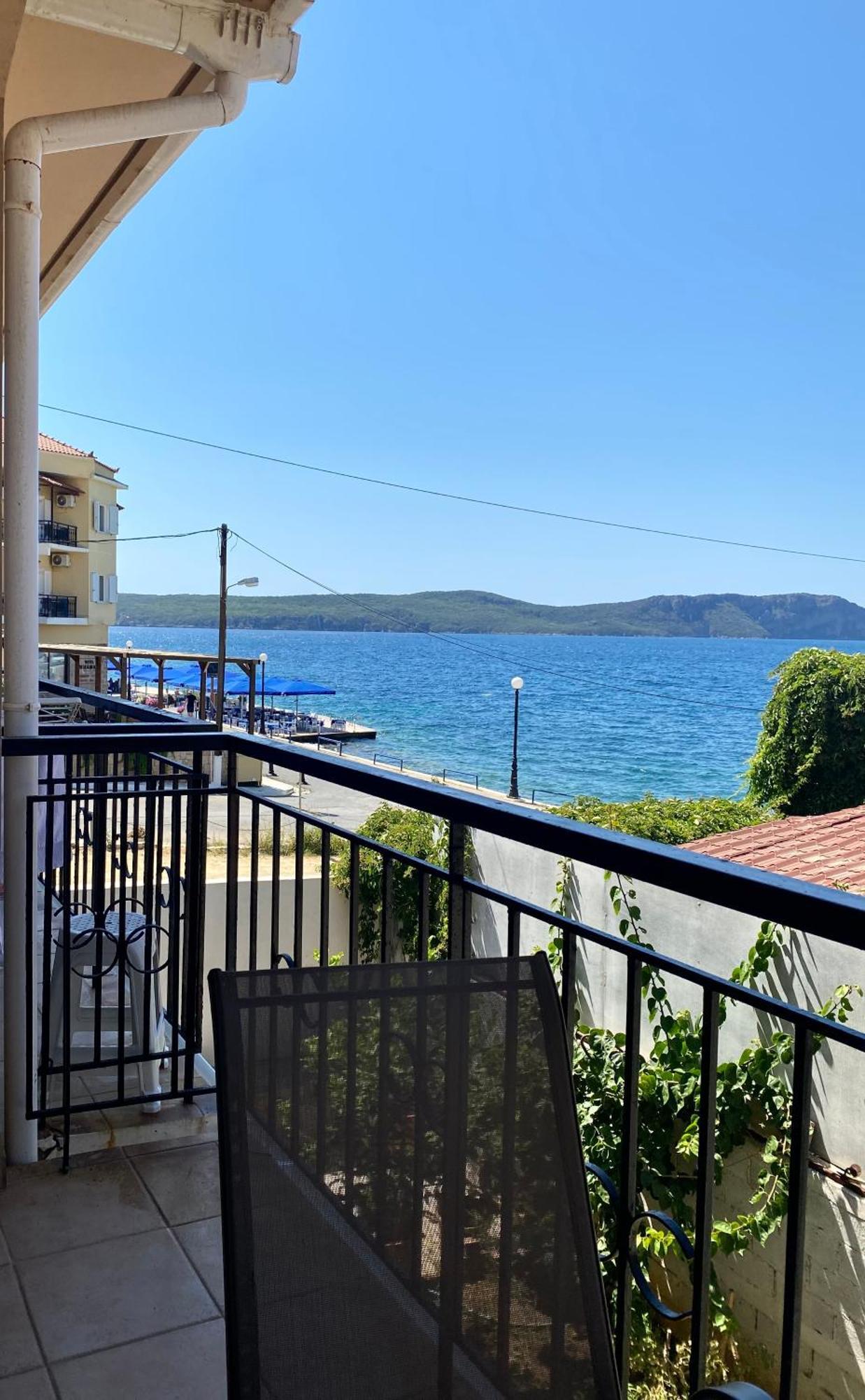 Alexis Apartments Pylos Esterno foto