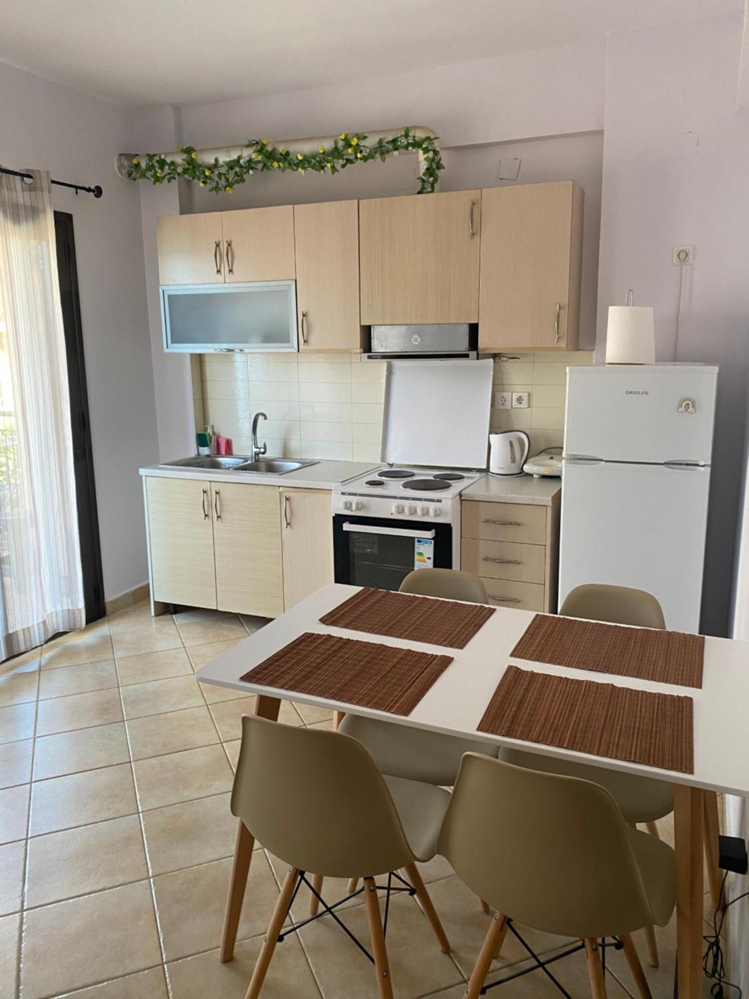 Alexis Apartments Pylos Esterno foto