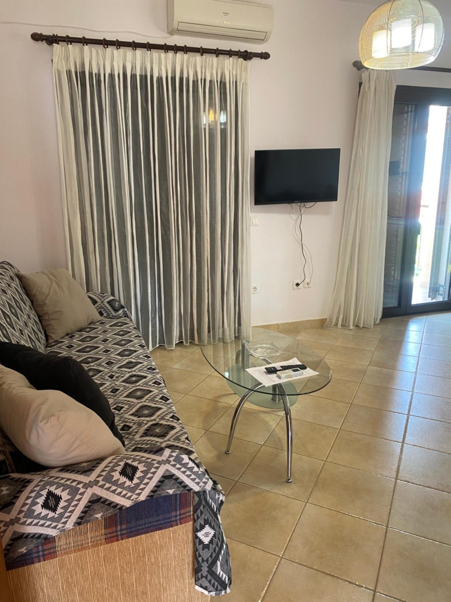 Alexis Apartments Pylos Esterno foto